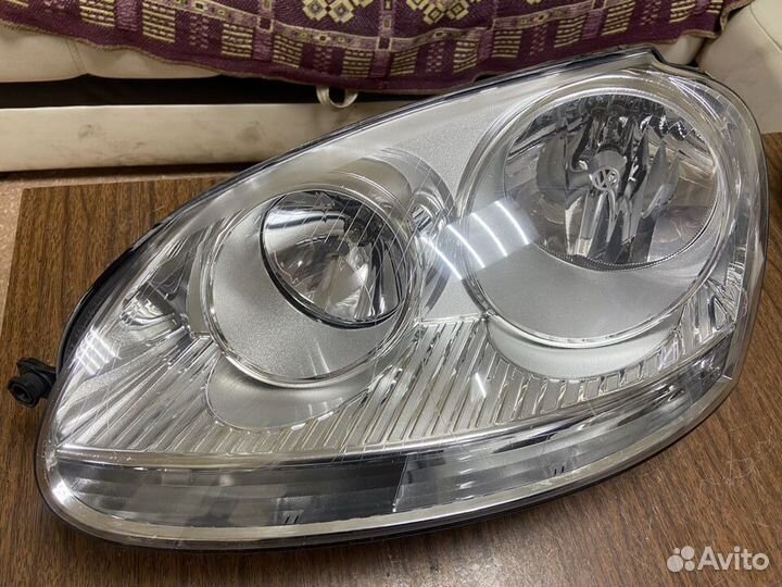 Фара левая Volkswagen Jetta 5 Golf 5 05-11г