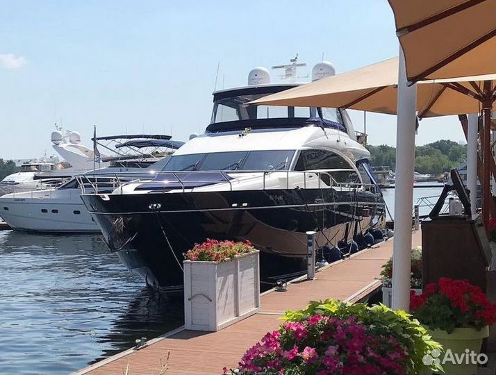 Аренда яхты с капитаном Москва