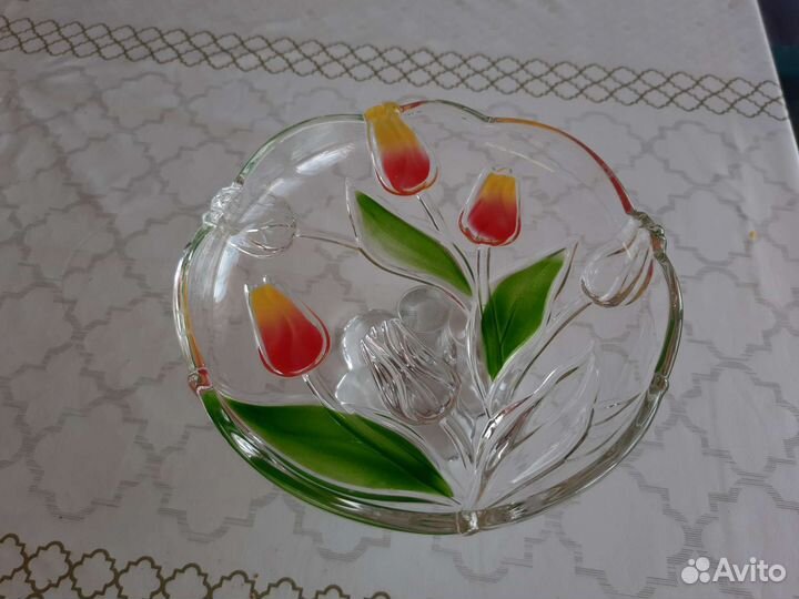 Фигурки, Сервизы, ваза на ножке, чайник и др