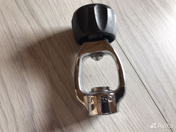 Конектор Din Yoke