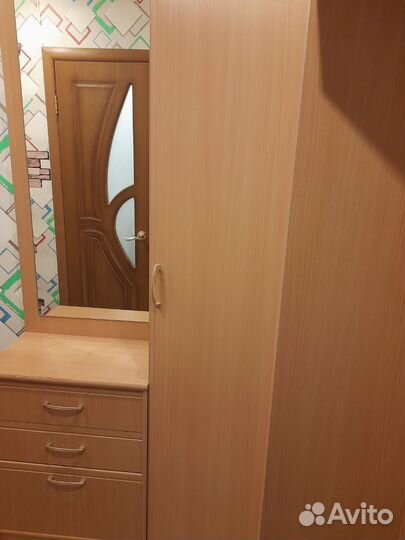 Угловой шкаф в прихожую бу