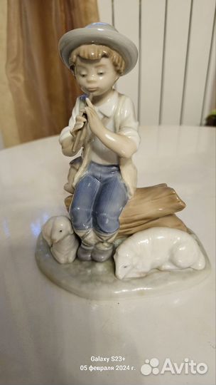 Фарфоровая статуэтка Nao by Lladro