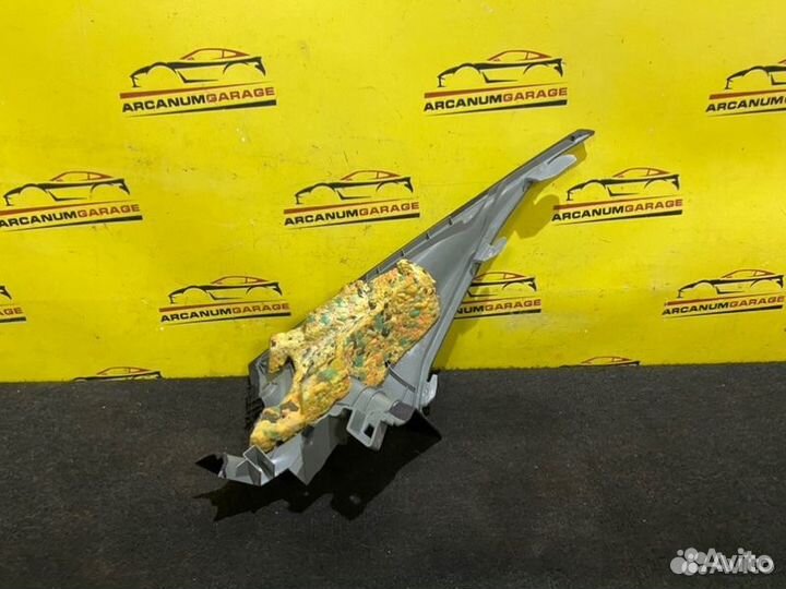 Обшивка стойки задняя левая Mercedes 204 W204