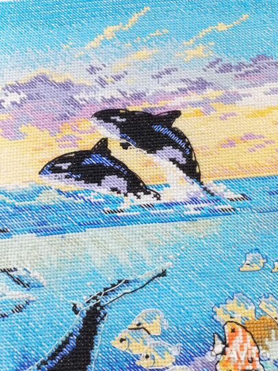 Картина вышитая крестиком, Море и касатки