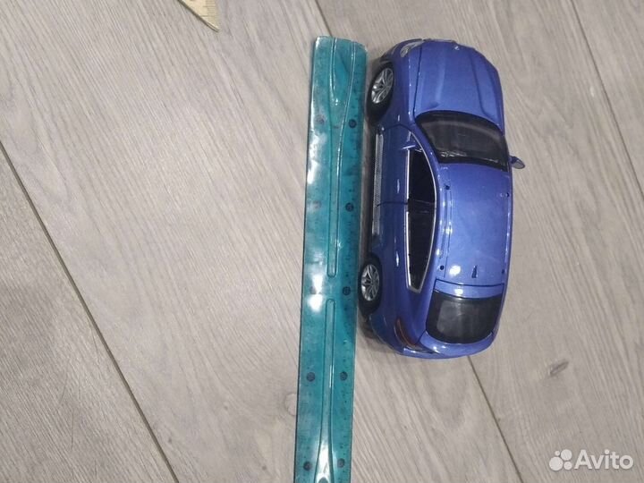 Игрушка машинка железная