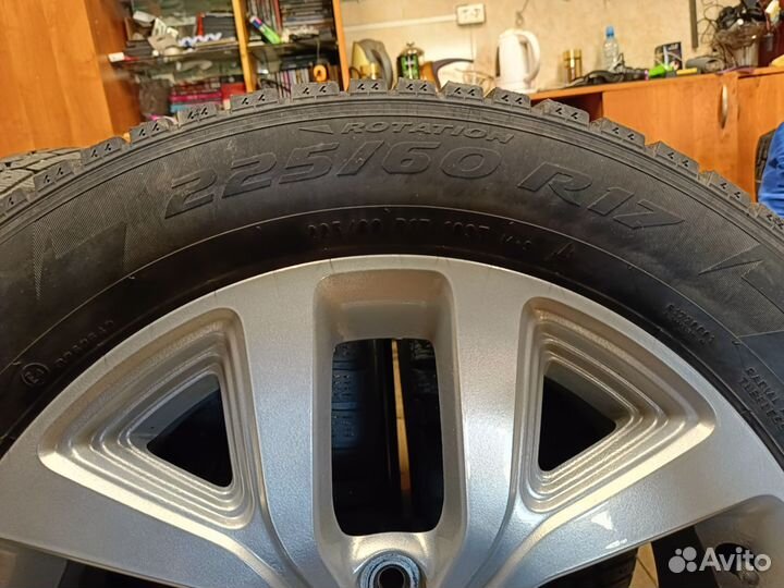 Pirelli Ice Zero 225/60 R17 103H