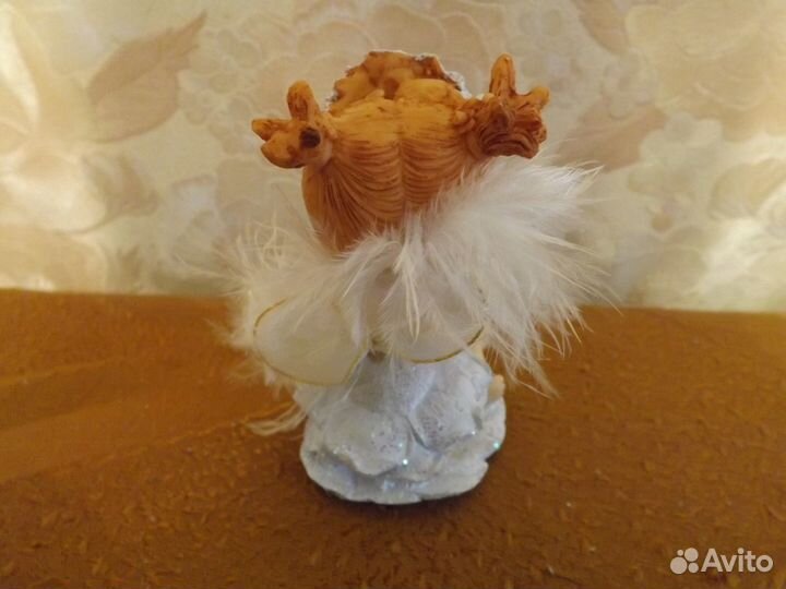 Фигурка ангелочка