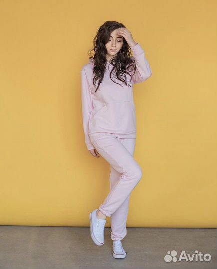 Спортивный костюм женский