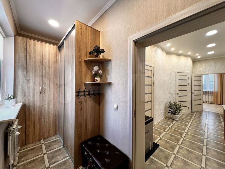 Дом 214 м² на участке 7 сот.