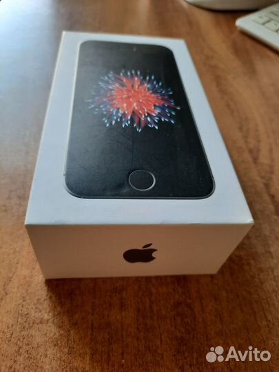 Коробка для iPhone SE модель А 1723