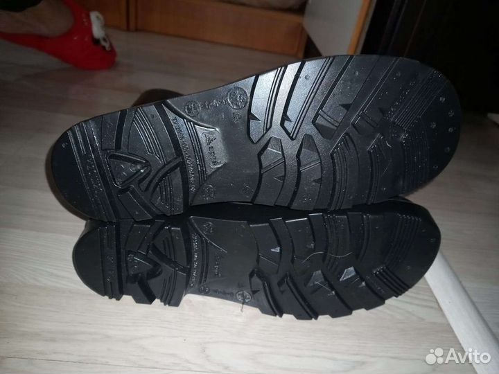 Резиновые сапоги