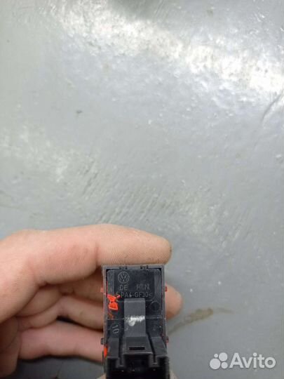 Кнопка стеклоподъемника touareg