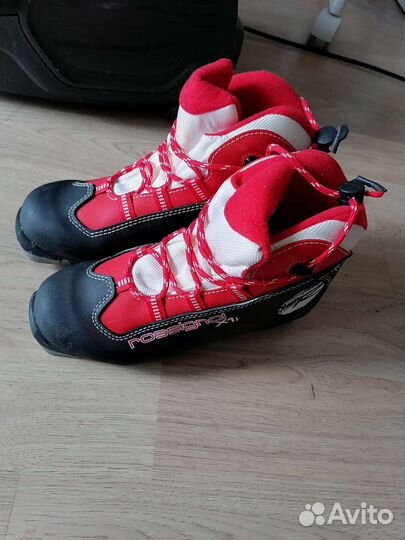 Лыжные ботинки 37 размер, лыжи и палки