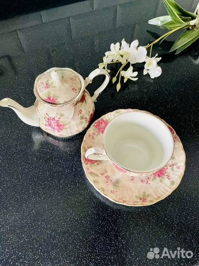 Чашка с блюдцем и чайником фарфор Япония