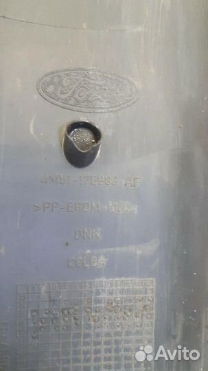 Молдинг переднего бампера левый Ford Focus