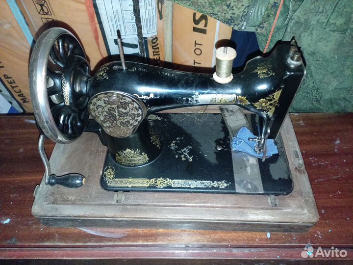 Швейная машина Зингер