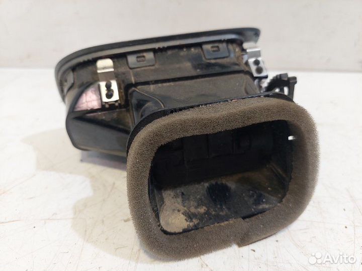 Дефлектор воздуховода левый Volkswagen Polo 5 1.6