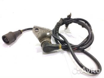 Датчик ABS передний