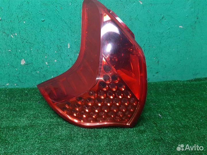 Фонарь задний наружный левый Peugeot 3008 2010