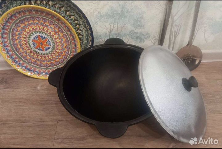 Казан 12 литpoв чyгунный