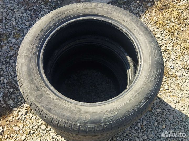 Goodyear EfficientGrip SUV 4x4 215/60 R17