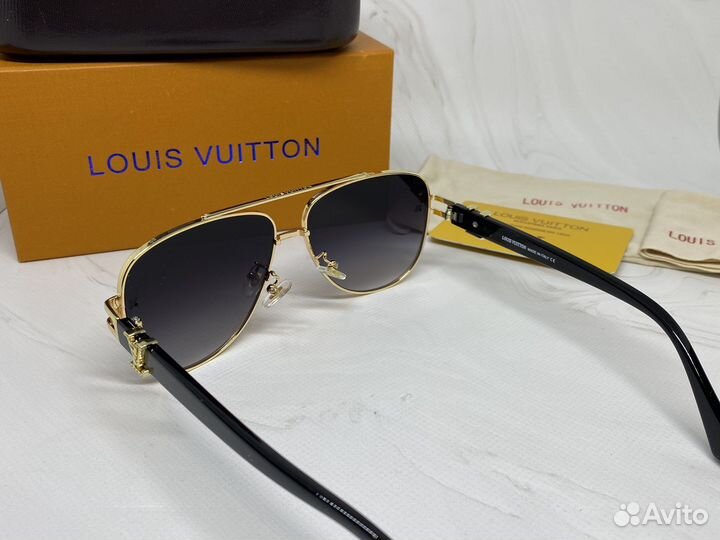 Солнцезащитные очки Louis Vuitton