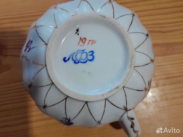 Чашка с блюдцем гигант,сливочники