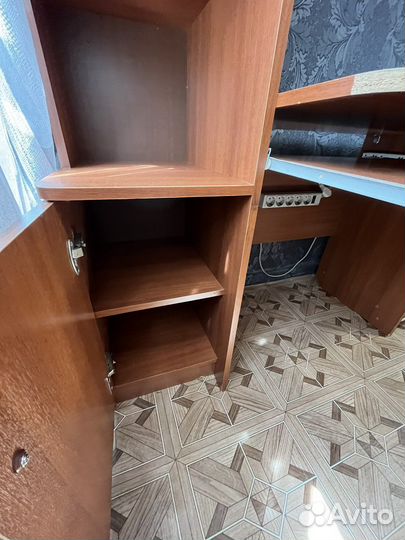 Компьютерный стол