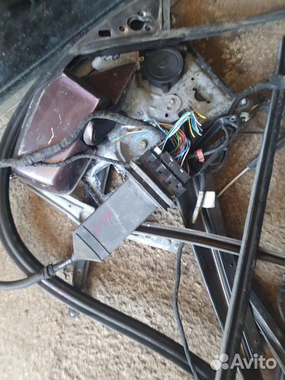 Стеклоподьемник правый на бмв е32.е34.е38