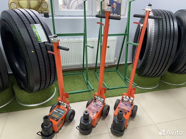 Домкрат гидравлический подкатной HGA