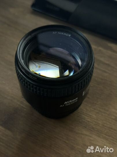 Объектив nikon 85mm 1.8D