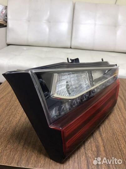 Фонарь внутренний левый Lexus RX 350 2016+