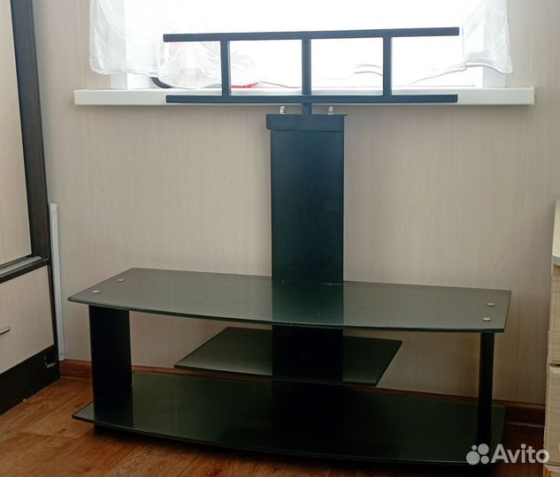 Тумба стеклянная под тв