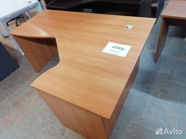 Офисный / компьютерный стол