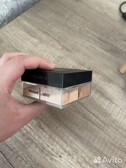 Givenchy пудра