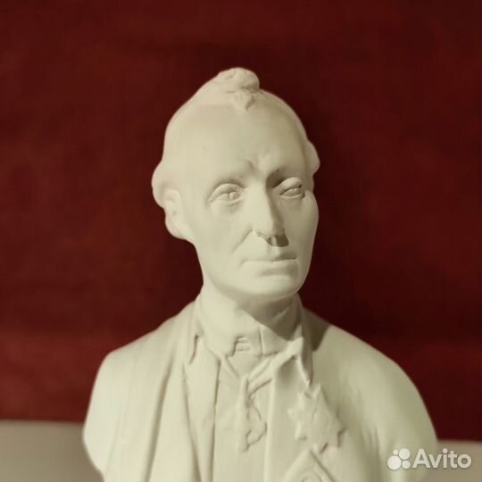 Гипсовый бюст А.В. Суворова
