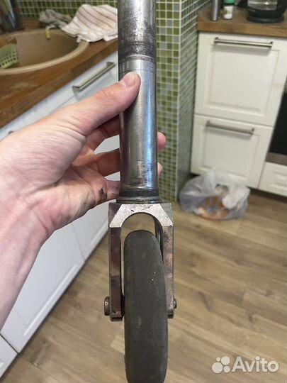 Вилка рут индустрис вместе с колесом блант