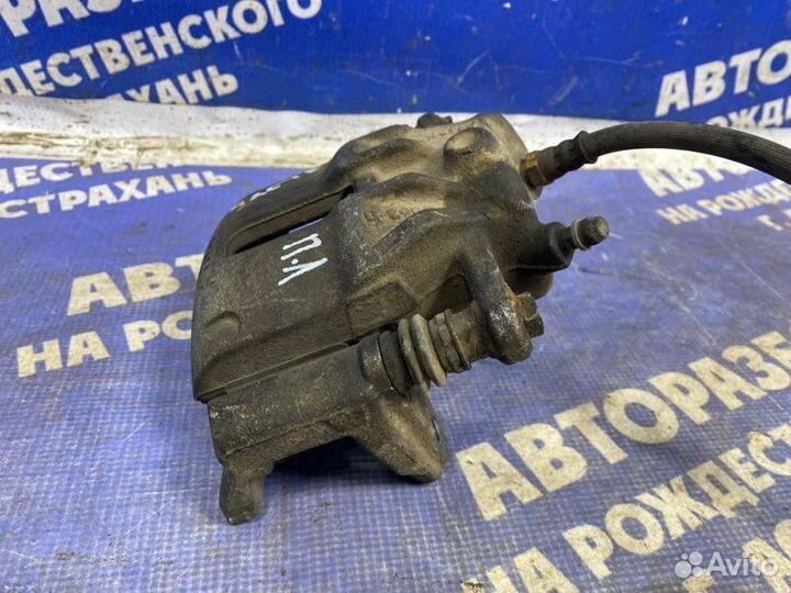 Передний левый суппорт Renault Duster кроссовер