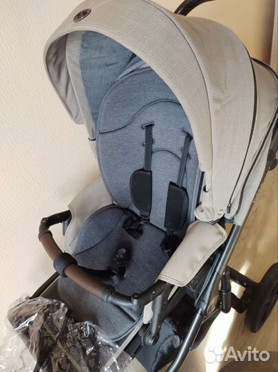 Коляска 3 в 1 Roan Bass next + maxi cosi