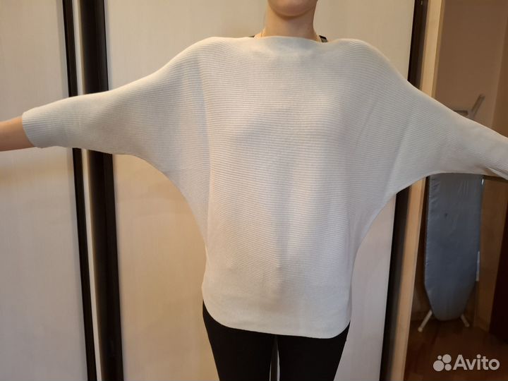 Свитер женский голубой летучая мышь