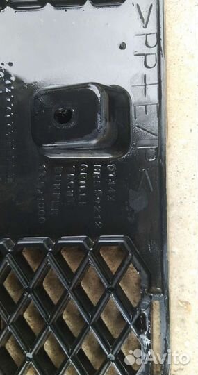 Решетка бампера MR557212