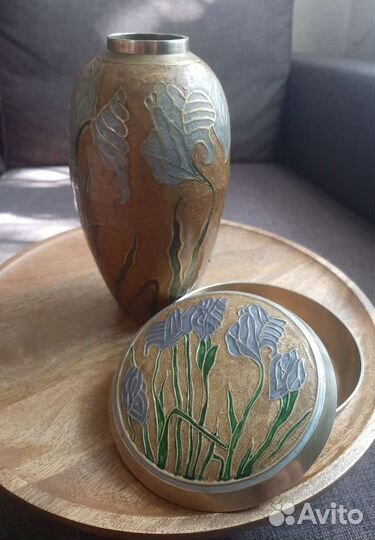 Ваза и шкатулка Ирисы Клуазоне