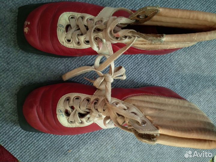 Лыжные ботинки 39 р