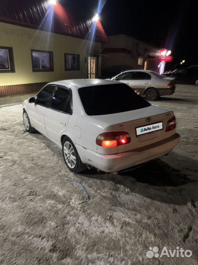 Toyota Corolla 1.5 AT, 1999, 350 000 км