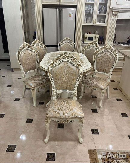 Стол и стулья в гостиную.Оплата при получении