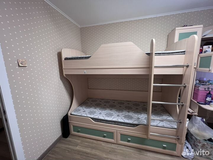 Детская двухярусная кровать