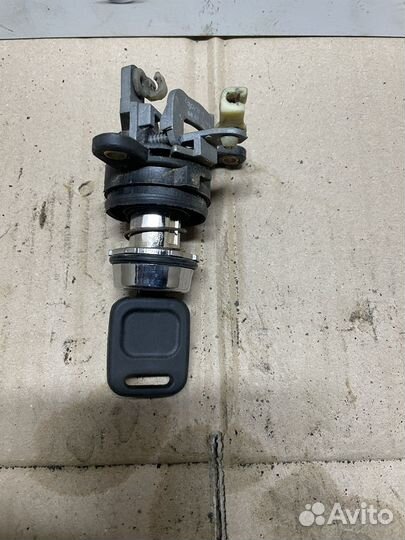 Кнопка багажника Audi 80 B3 1991 г