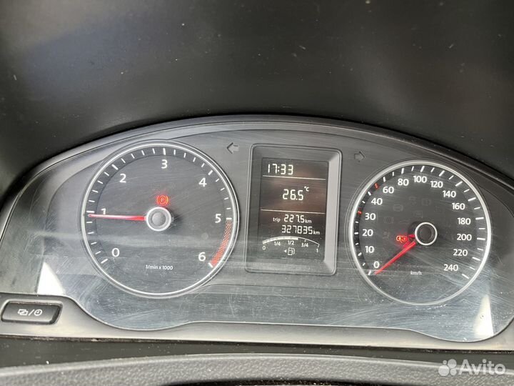 Volkswagen Transporter 2.0 МТ, 2015, 328 000 км