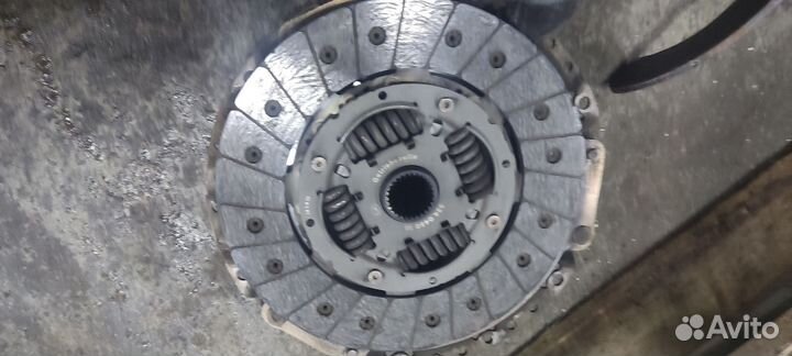 Сцепление LUK корзина/диск 324045010+124043710