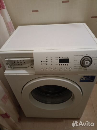 Стиральная машина, туалет и ванная